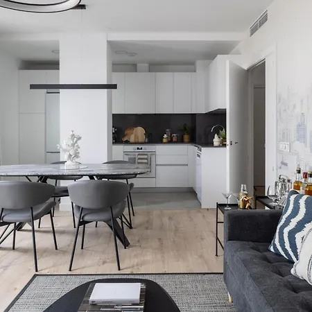 Urban Sky 3 Bed 22k Apartment